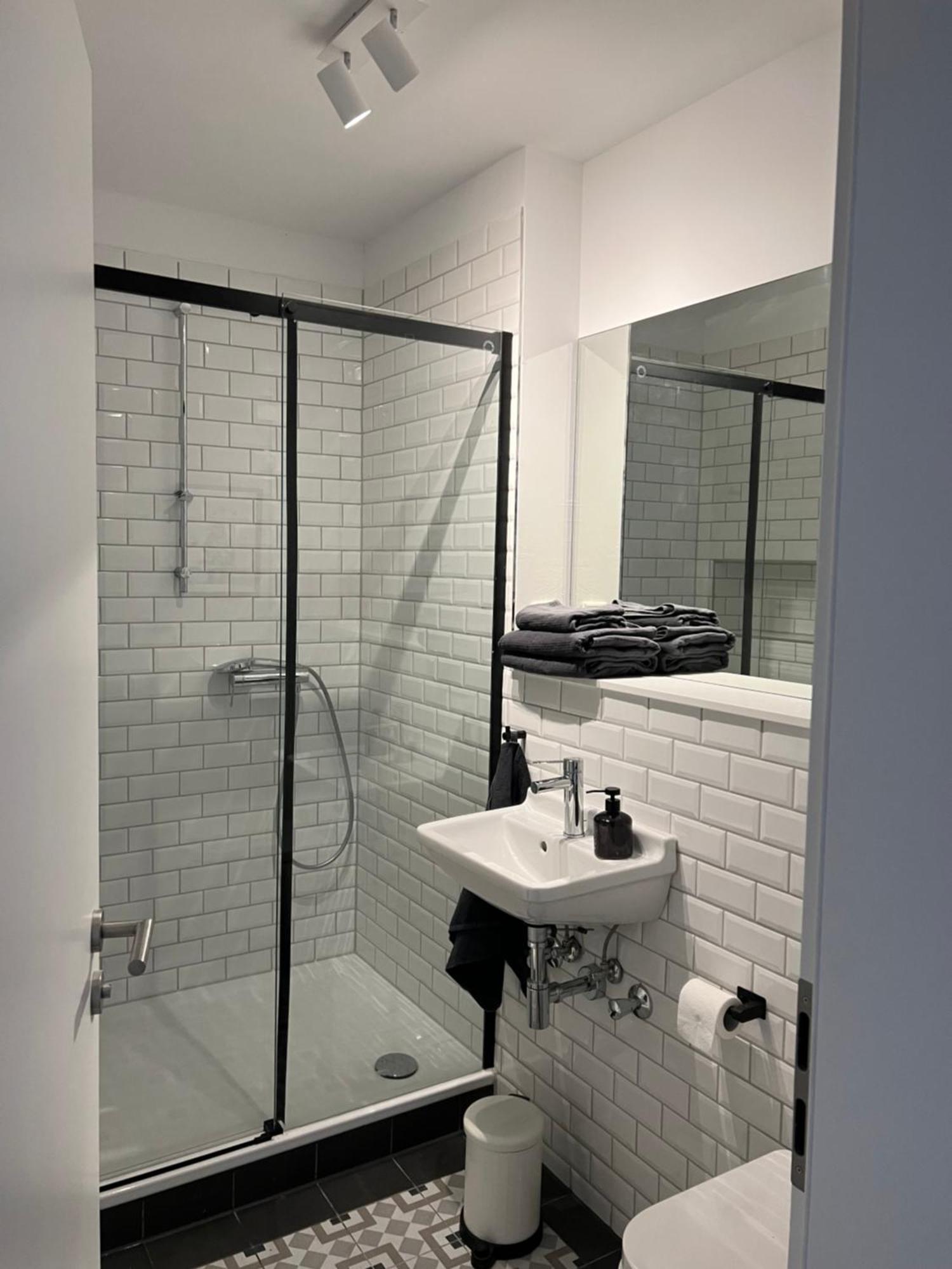 Zentrale, Schoene Design-Wohnung Im Coolen Viertel BRE المظهر الخارجي الصورة